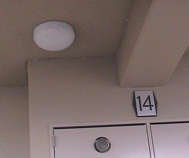 F館14F西階段照明